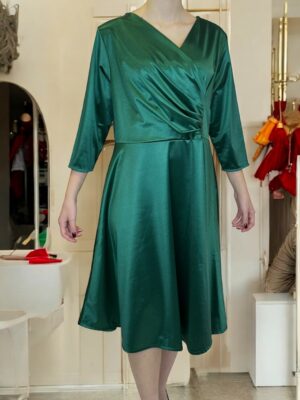 Elegant Satin Κρουαζέ Φόρεμα – Chic & Sophisticated