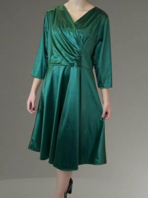 Elegant Satin Κρουαζέ Φόρεμα – Chic & Sophisticated