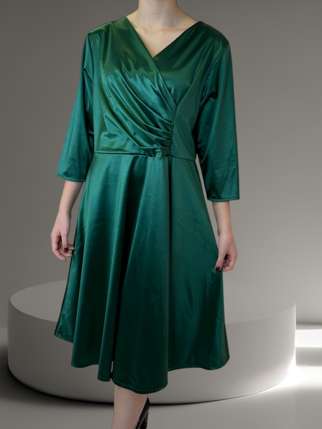 Elegant Satin Κρουαζέ Φόρεμα – Chic & Sophisticated Elegant Satin Κρουαζέ Φόρεμα – Chic & Sophisticated