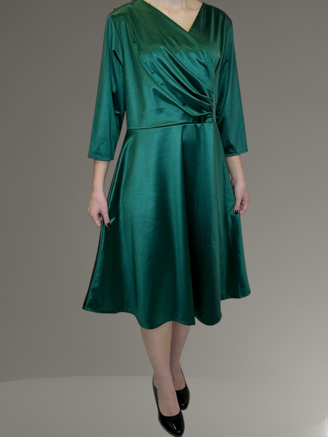 Elegant Satin Κρουαζέ Φόρεμα – Chic & Sophisticated Elegant Satin Κρουαζέ Φόρεμα – Chic & Sophisticated