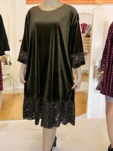 Γυναικείο Βελούδινο Φόρεμα με Κομψή Δαντέλα