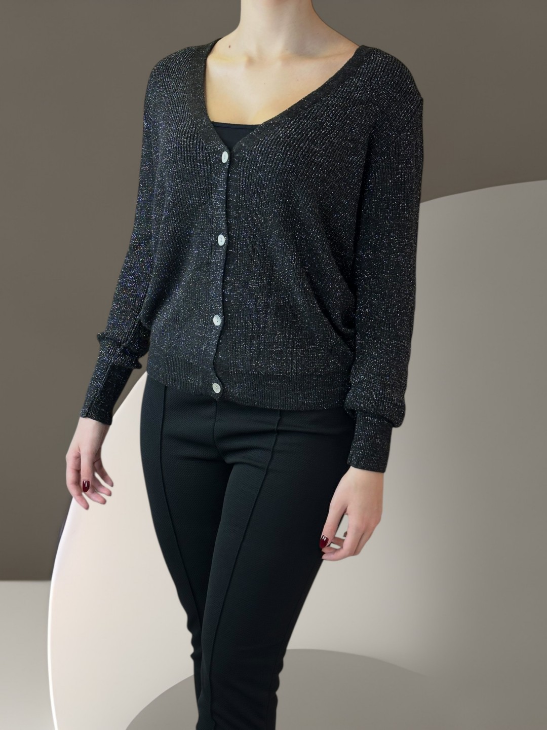 Elegant Ζακέτα με Κουμπιά & Ασημί Νήμα Elegant Ζακέτα με Κουμπιά & Ασημί Νήμα