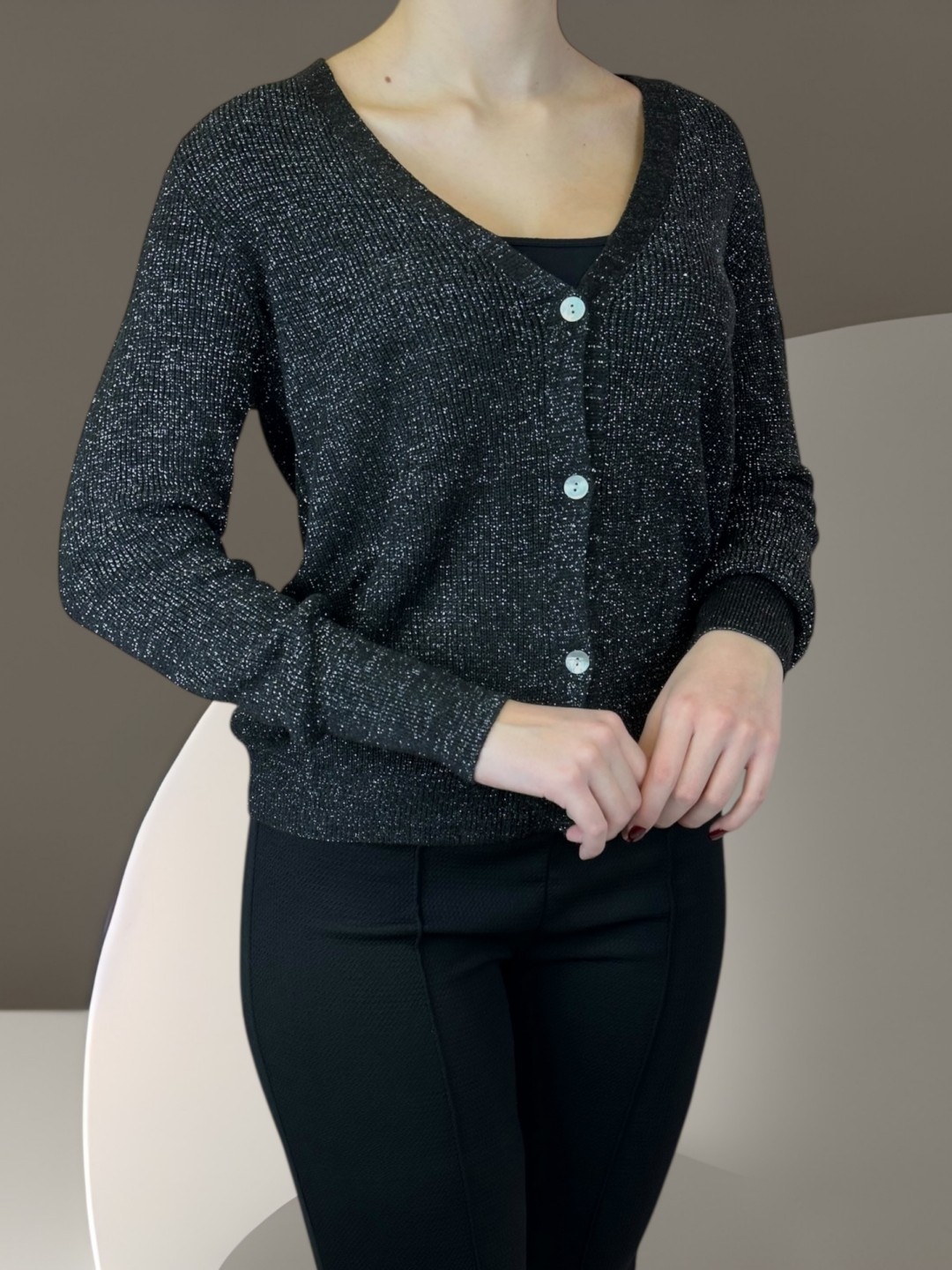 Elegant Ζακέτα με Κουμπιά & Ασημί Νήμα Elegant Ζακέτα με Κουμπιά & Ασημί Νήμα