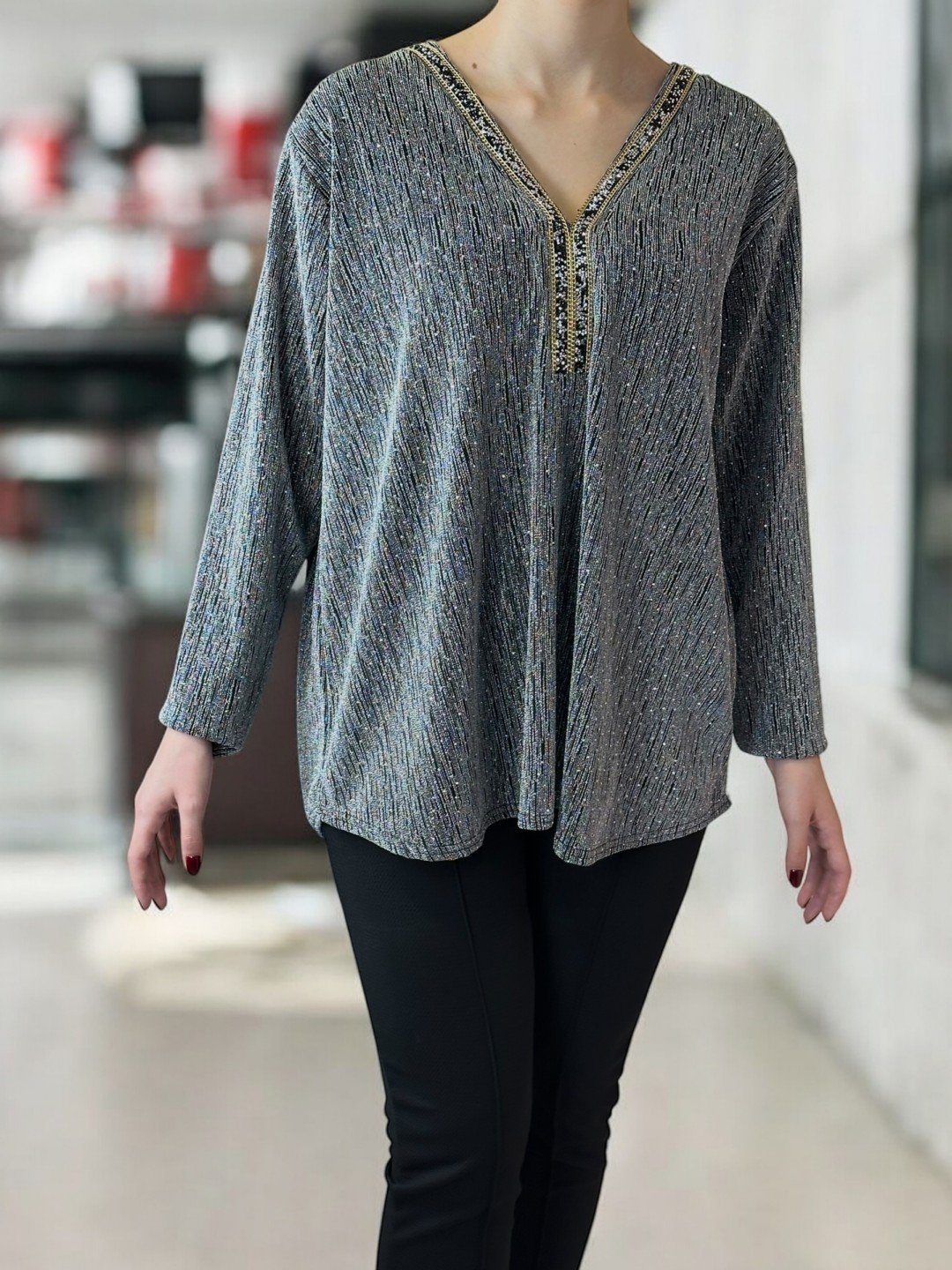 Σαγηνευτική Lurex Μπλούζα με Εντυπωσιακό Ντεκολτέ Σαγηνευτική Lurex Μπλούζα με Εντυπωσιακό Ντεκολτέ