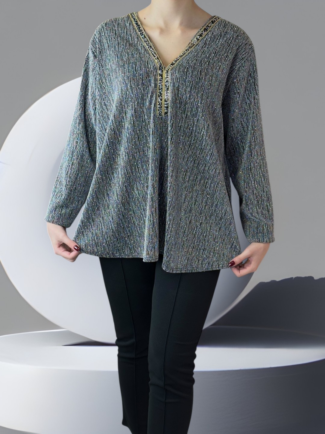 Σαγηνευτική Lurex Μπλούζα με Εντυπωσιακό Ντεκολτέ Σαγηνευτική Lurex Μπλούζα με Εντυπωσιακό Ντεκολτέ