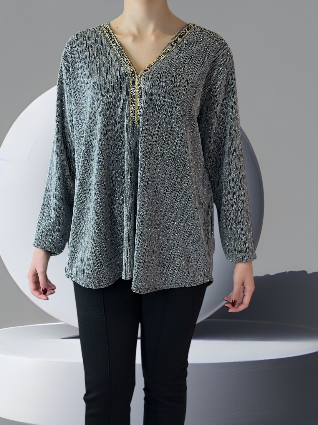 Σαγηνευτική Lurex Μπλούζα με Εντυπωσιακό Ντεκολτέ Σαγηνευτική Lurex Μπλούζα με Εντυπωσιακό Ντεκολτέ