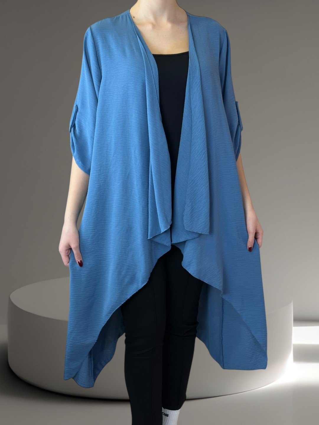 Ζακέτα με Ασύμμετρο Τελείωμα Ζακέτα με Ασύμμετρο Τελείωμα