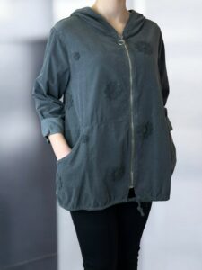 Ρομαντική Ζακέτα με 3D Ανάγλυφα Λουλούδια