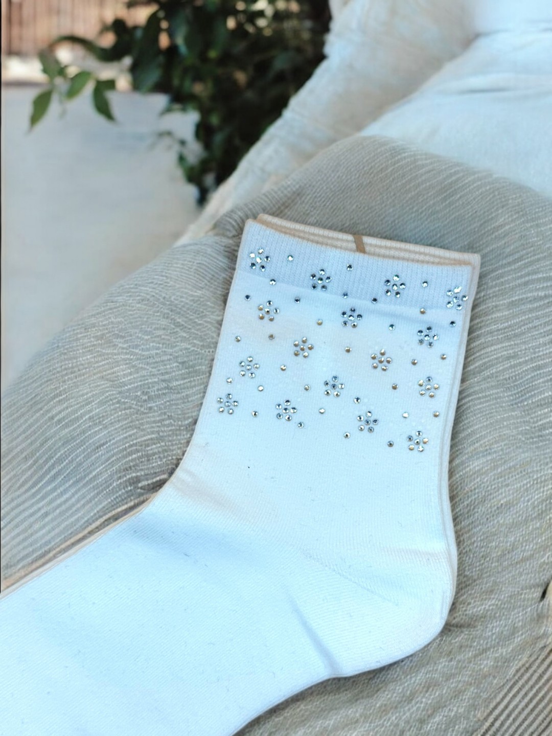 Κάλτσες με Διακριτικά Μικρά Λουλούδια Κάλτσες με Διακριτικά Μικρά Λουλούδια