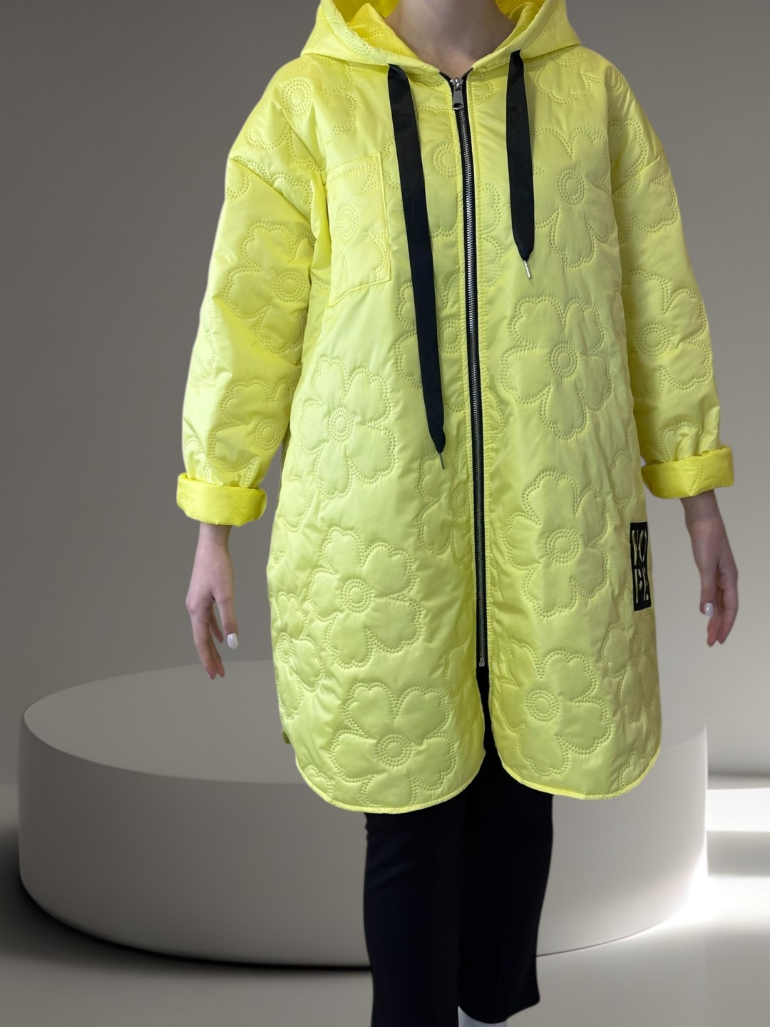 Ελαφρύ καπιτονέ μπουφάν με κουκούλα