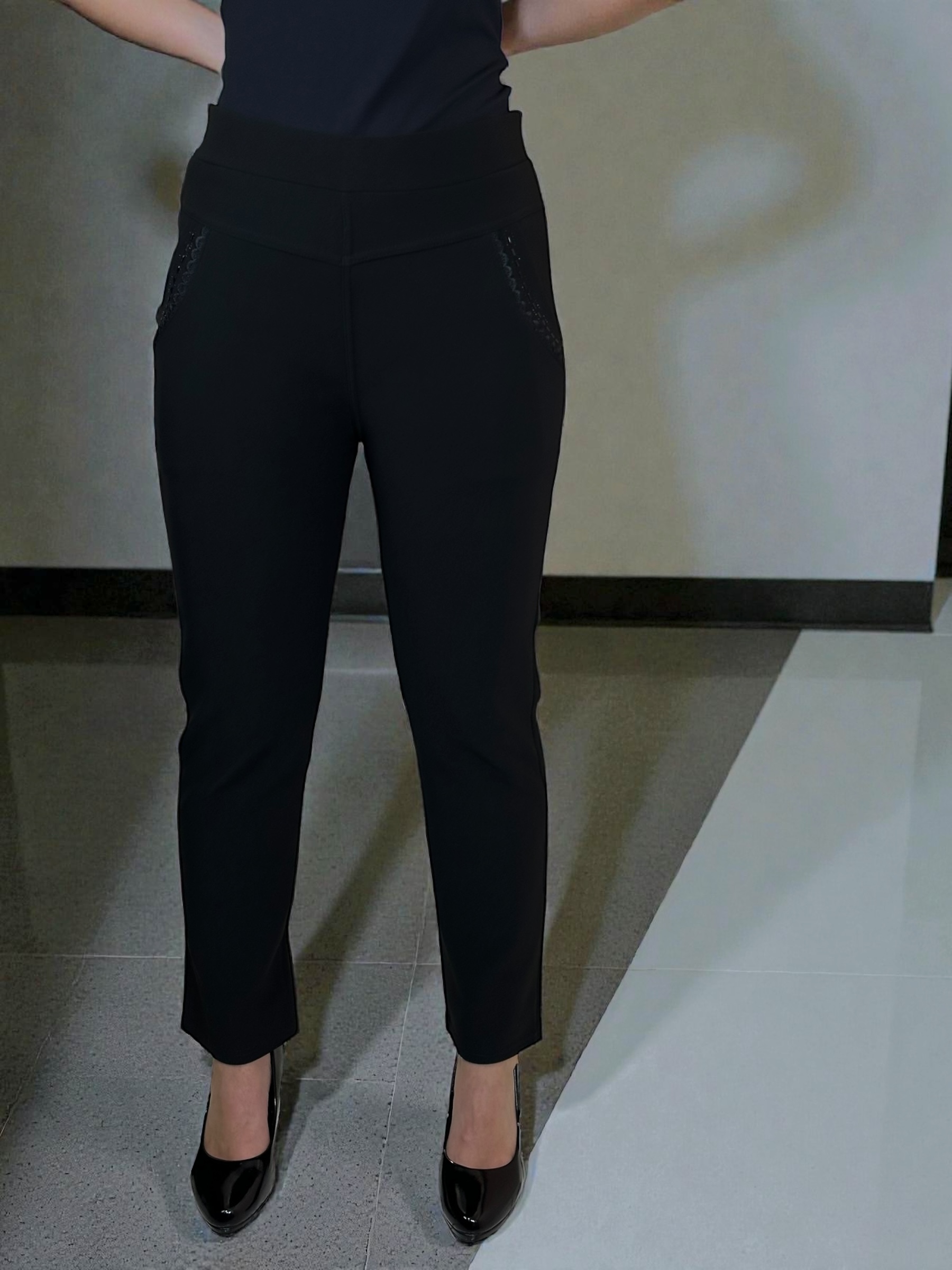 Ζεστό Κολάν Παντελόνι με Επένδυση και Λεπτομέρεια Δαντέλας - Image 2