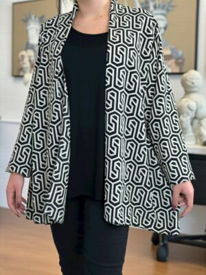 Layered Vibes Ζακέτα με μπλούζα 2 σε 1<br/><small class="dmm_sku">Κωδικός προϊόντος: 8143-ασπρομαυρο</small>