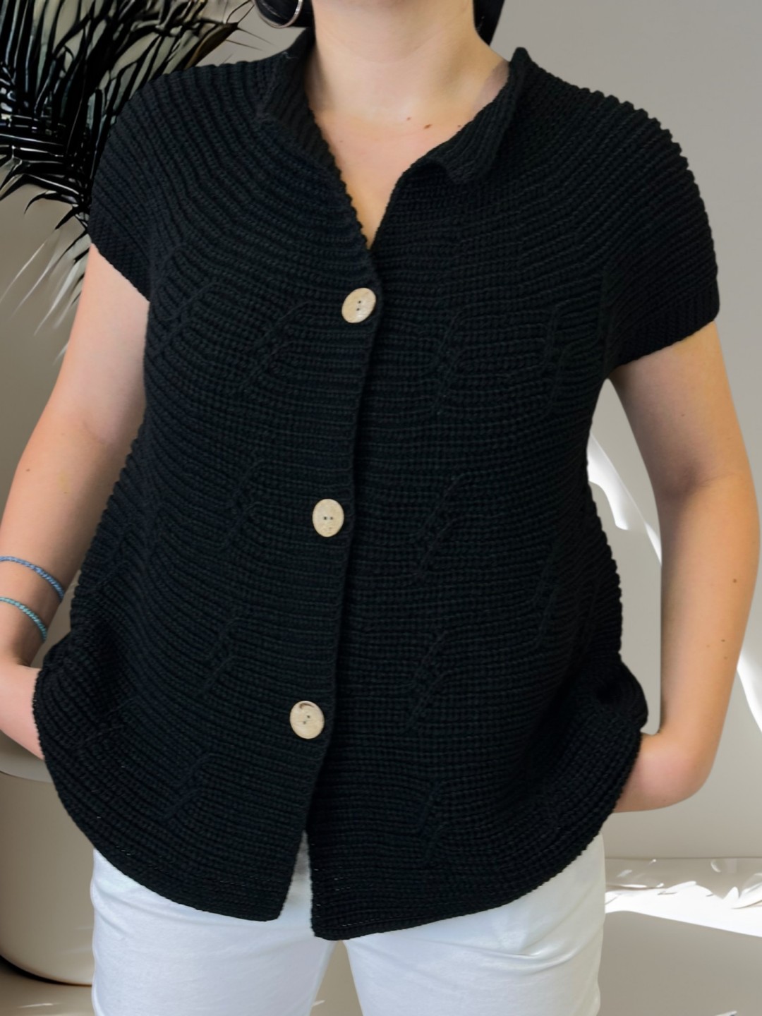 Κοντομάνικη ζακέτα από φίνα πλέξη