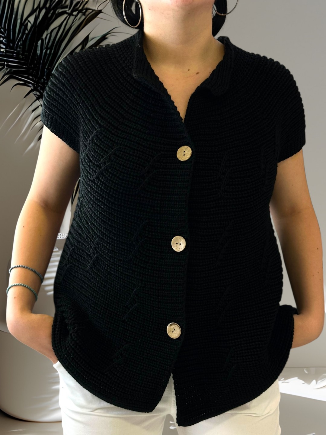 Κοντομάνικη ζακέτα από φίνα πλέξη