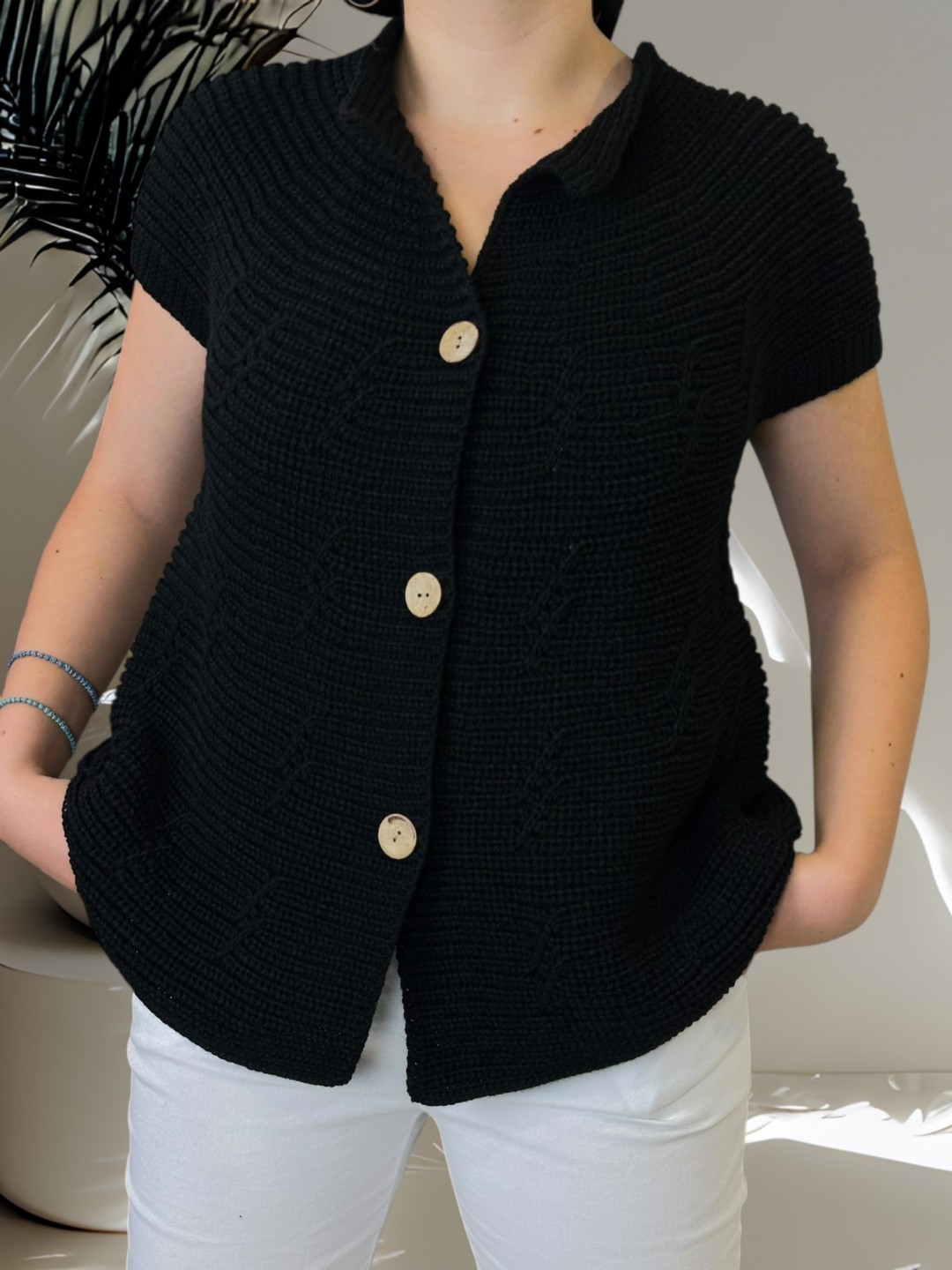 Κοντομάνικη ζακέτα από φίνα πλέξη