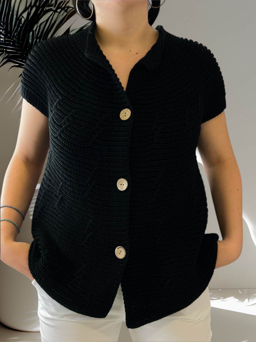 Κοντομάνικη ζακέτα από φίνα πλέξη