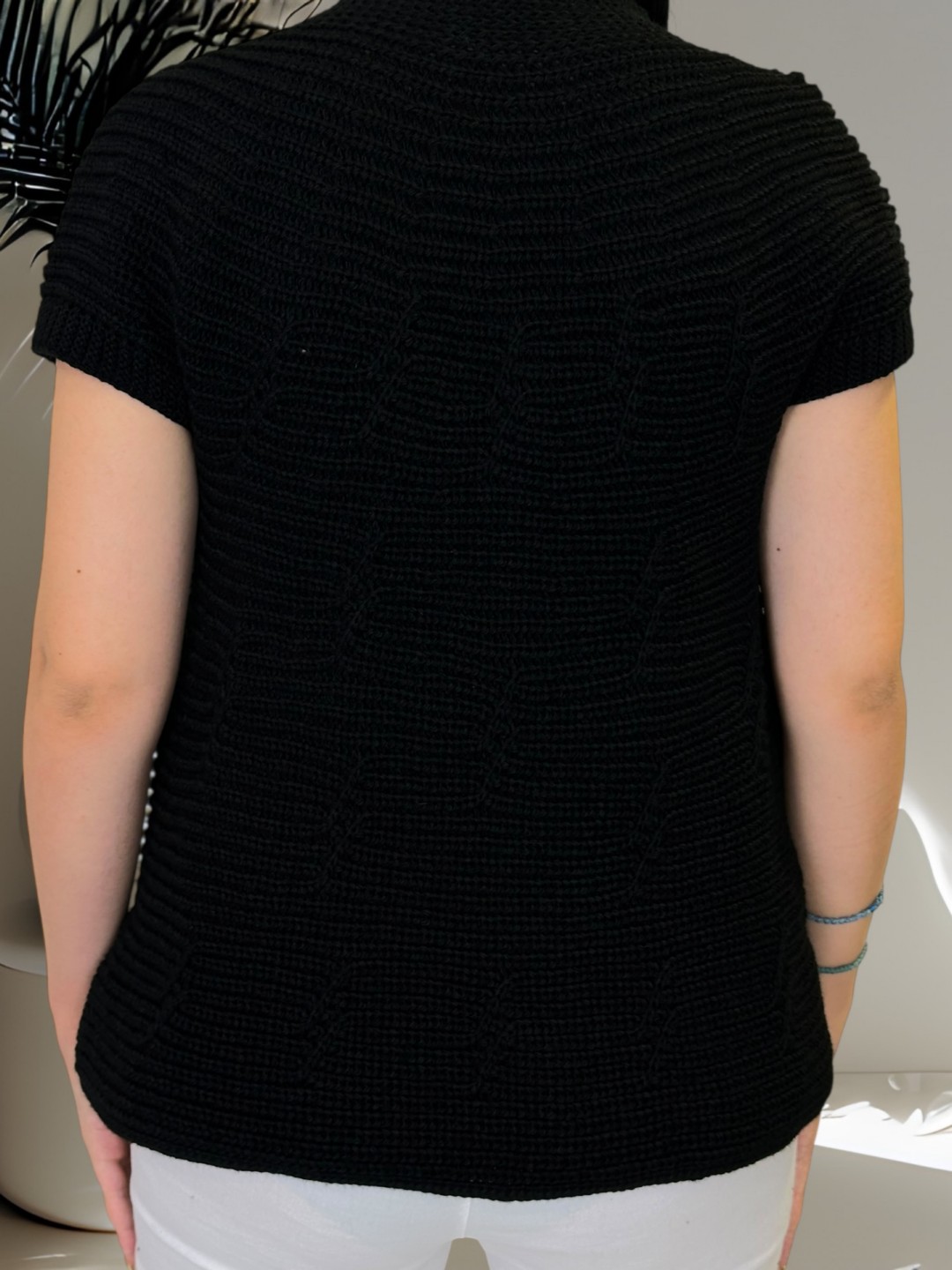 Κοντομάνικη ζακέτα από φίνα πλέξη