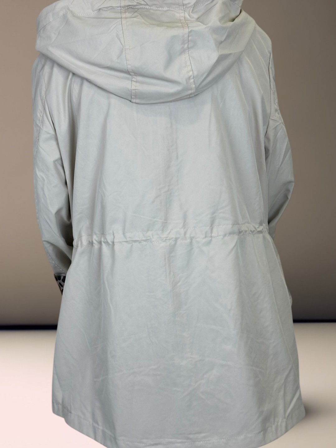 Καμπαρντίνα με φόδρα λεοπάρ για στυλ