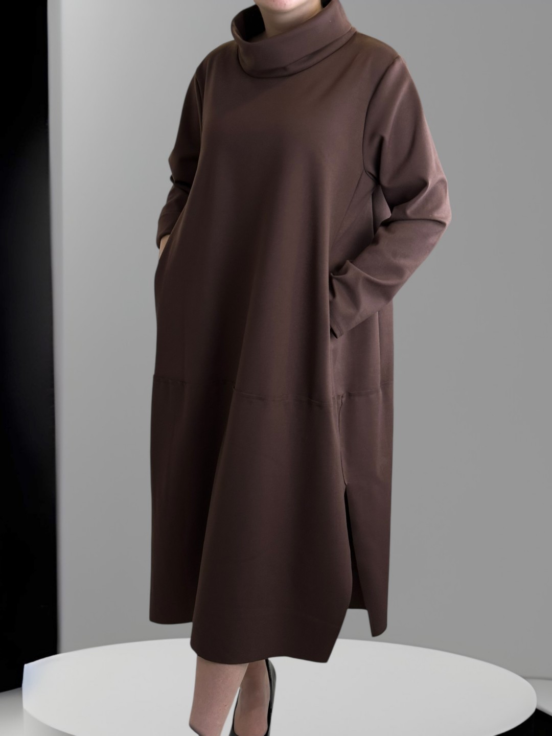 Φόρεμα με Μισό Ζιβάγκο – Κομψό και Θηλυκό