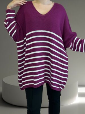 Πλεκτό πουλόβερ με ρίγες και chic διάθεση