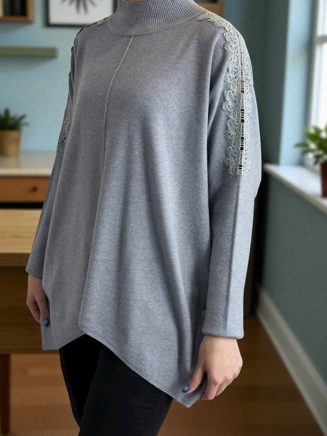 Elegant Μπλούζα με Διάφανα Μανίκια που Ξεχωρίζουν