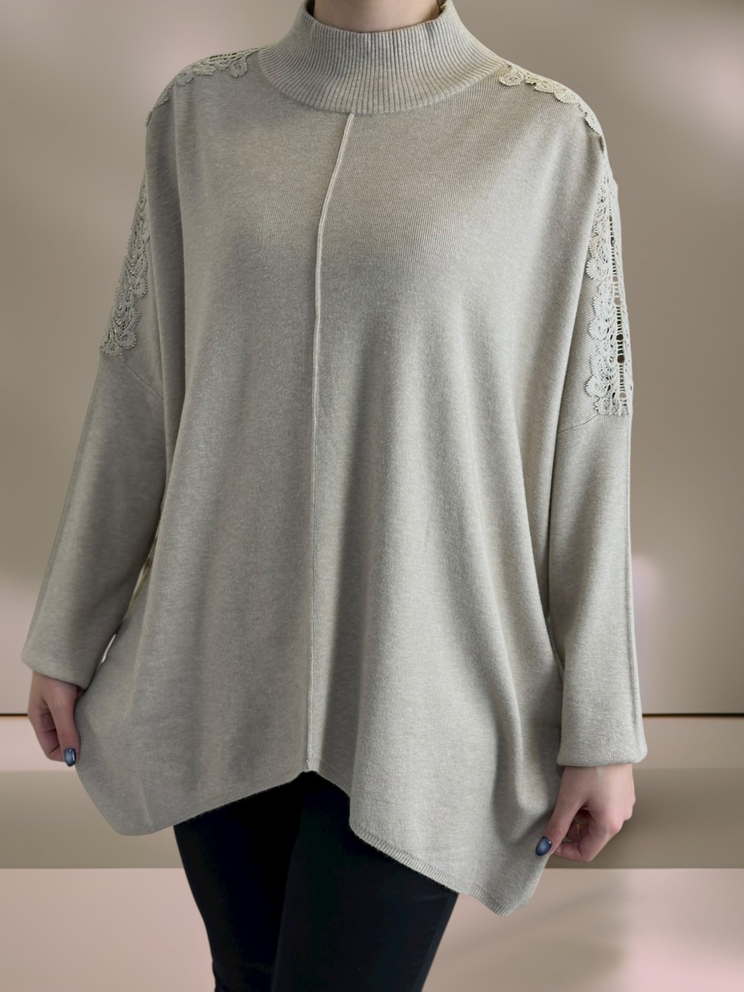 Elegant Μπλούζα με Διάφανα Μανίκια που Ξεχωρίζουν