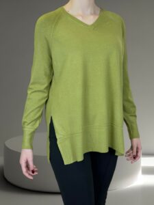 Απαλό Πουλόβερ με V Γραμμή