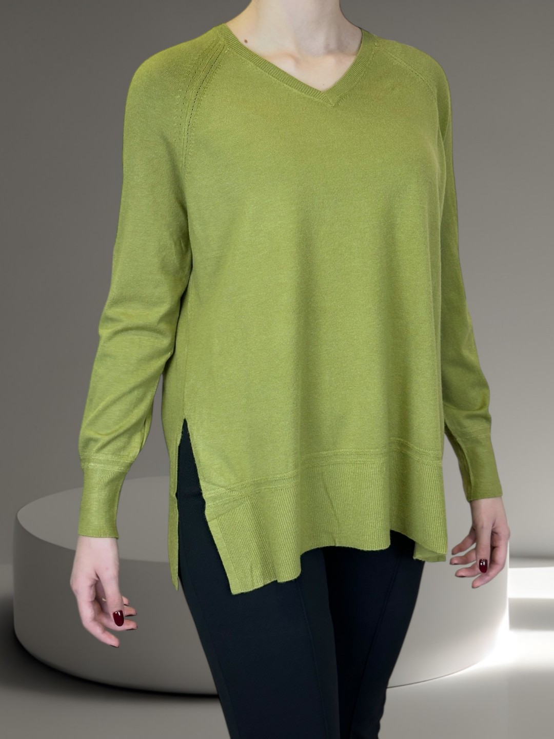 Απαλό Πουλόβερ με V Γραμμή