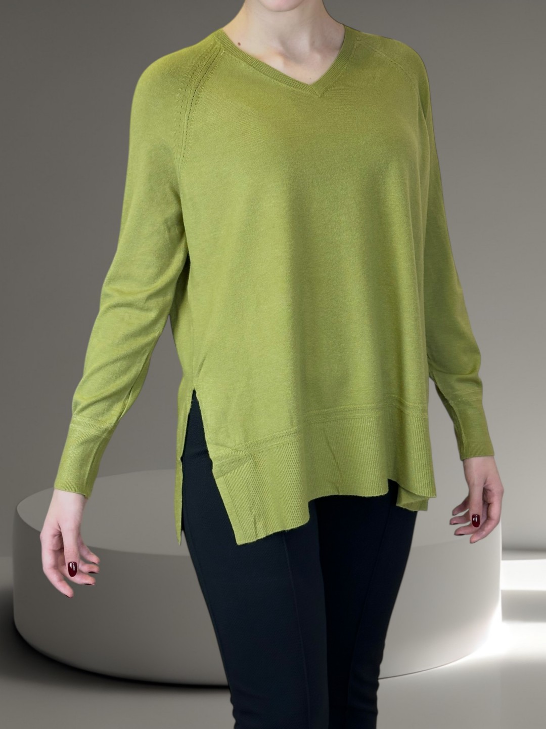 Απαλό Πουλόβερ με V Γραμμή