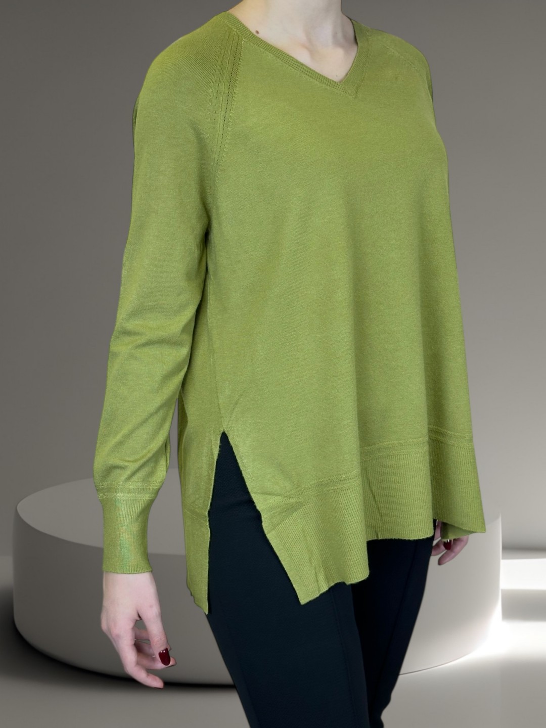 Απαλό Πουλόβερ με V Γραμμή