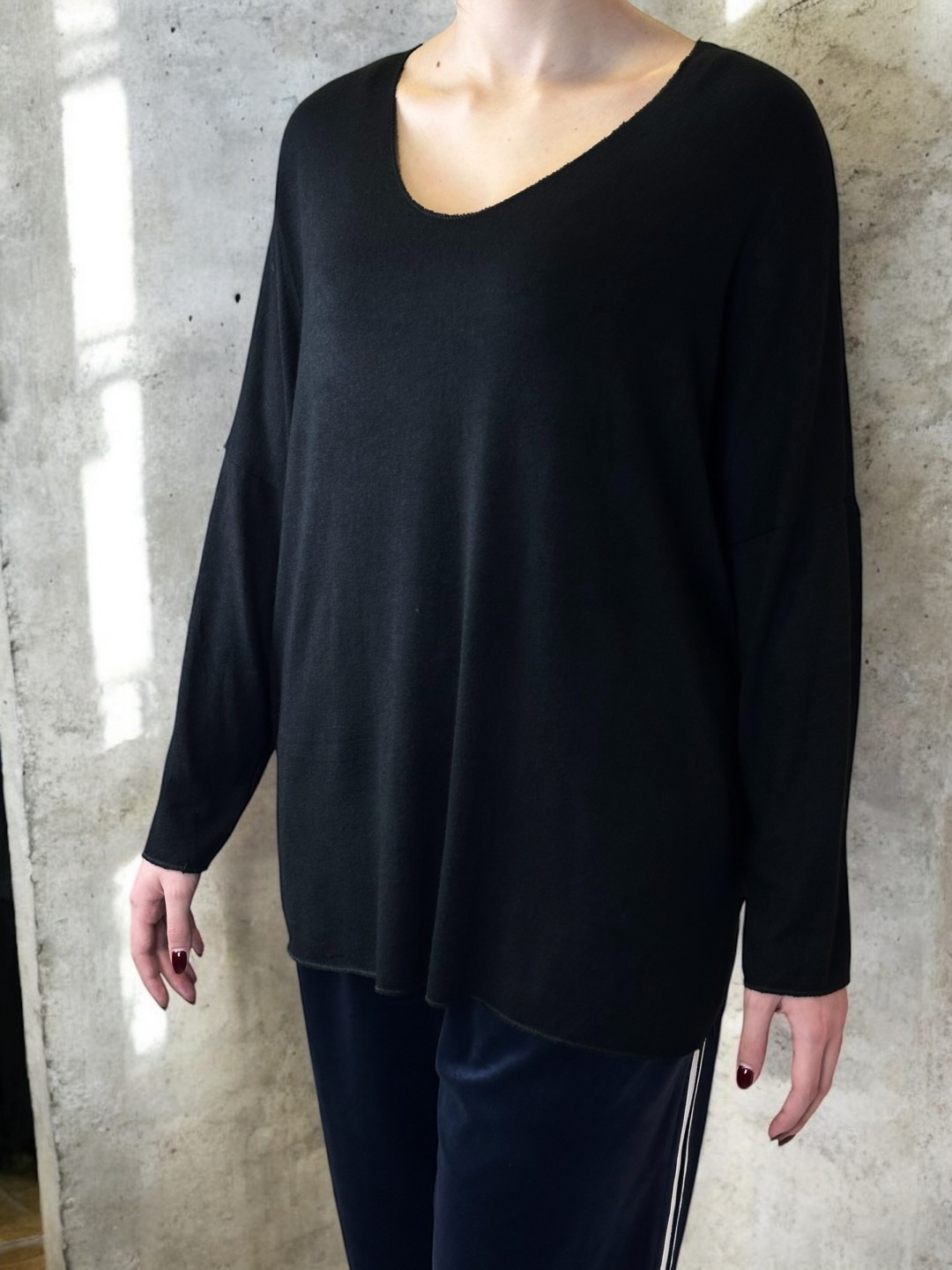 Πουλόβερ Basic με V Λαιμόκοψη