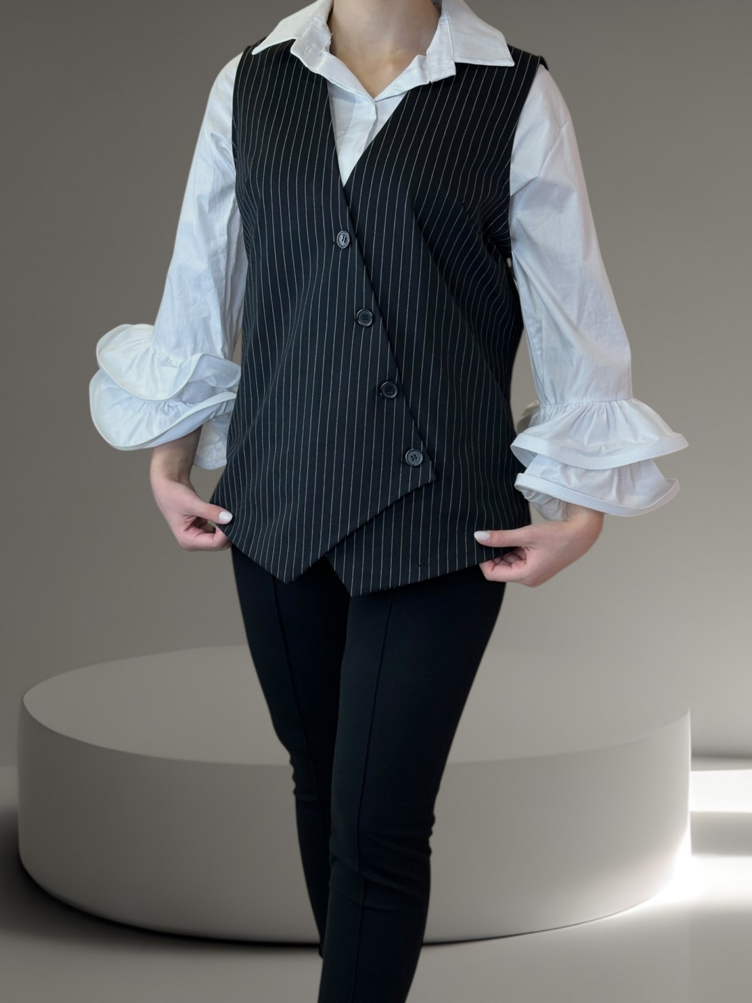 Στυλάτο ριγέ γιλέκο για κάθε εμφάνιση