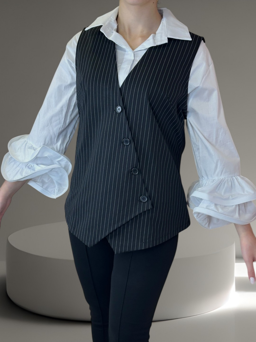 Στυλάτο ριγέ γιλέκο για κάθε εμφάνιση