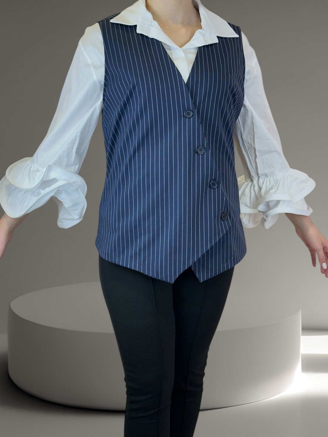 Στυλάτο ριγέ γιλέκο για κάθε εμφάνιση