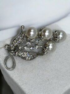 Elegant Καρφίτσα με Διακοσμητικές Πέρλες