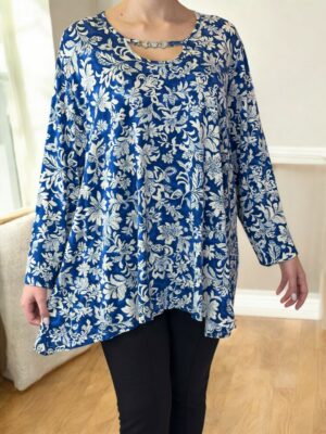 Μπλούζα βισκόζης με ενσωματωμένο διακοσμητικό αξεσουάρ