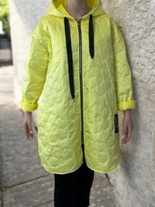 Ελαφρύ καπιτονέ μπουφάν με κουκούλα