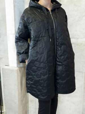 Ελαφρύ καπιτονέ μπουφάν με κουκούλα