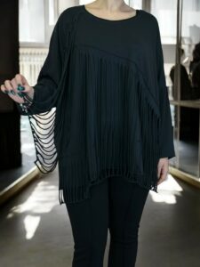 Γυναικεία μπλούζα με σκισίματα μοντέρνου στυλ