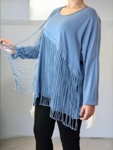 Γυναικεία μπλούζα με σκισίματα μοντέρνου στυλ