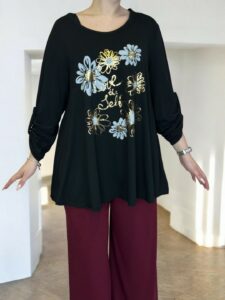 Άνετη μπλούζα με floral σχέδιο