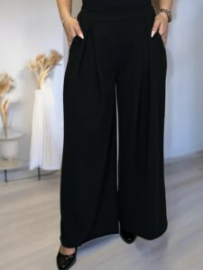 Η κρεπ παντελόνα που κολακεύει τη σιλουέτα