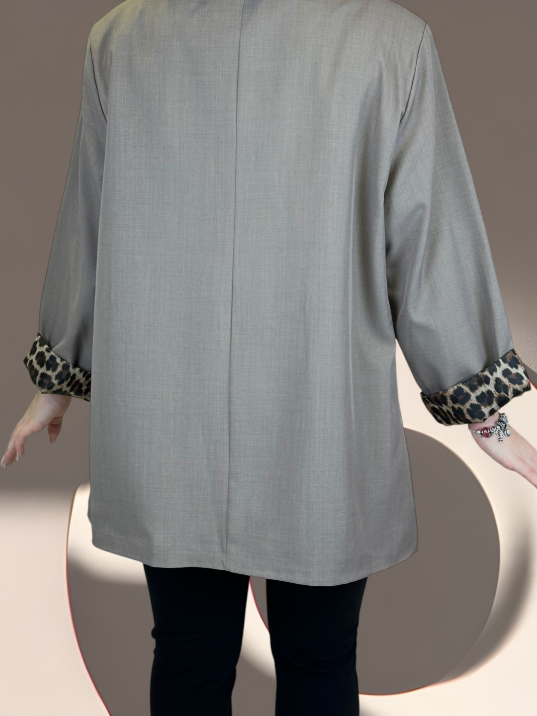 Exclusive σακάκι με leopard επένδυση