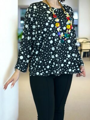 Μπλούζα σε ελαστικό ύφασμα με κολιέ