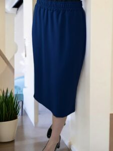 Κομψή ελαστική φούστα από κρεπ ύφασμα
