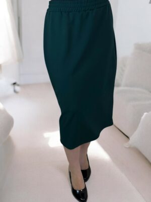Κομψή ελαστική φούστα από κρεπ ύφασμα