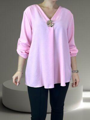 Elegant πουκάμισο με V και κόσμημα