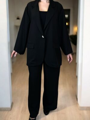 Κομψό κοστούμι με υφή κουστουμιού