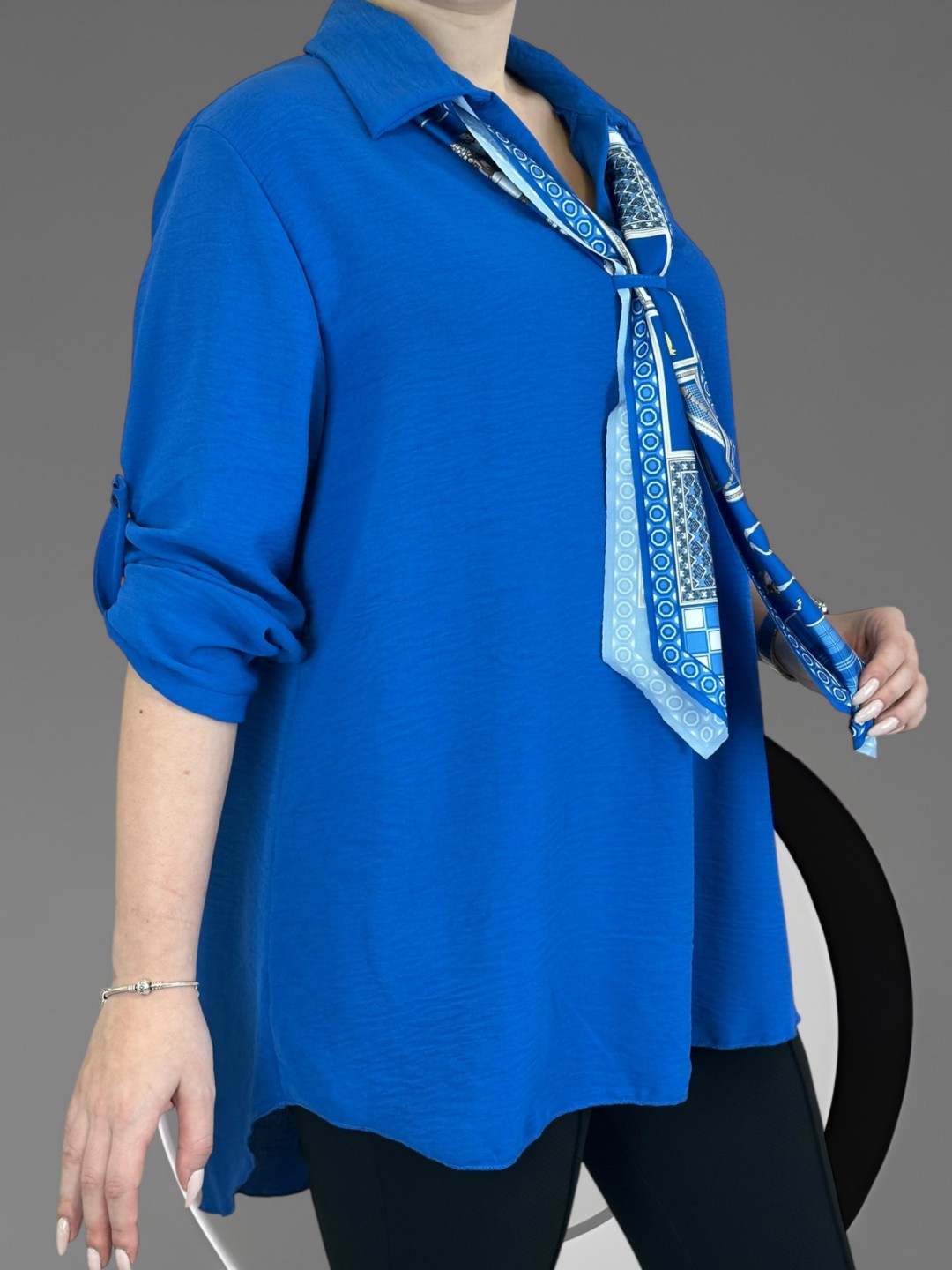 Το πουκάμισο με scarf που απογειώνει το look