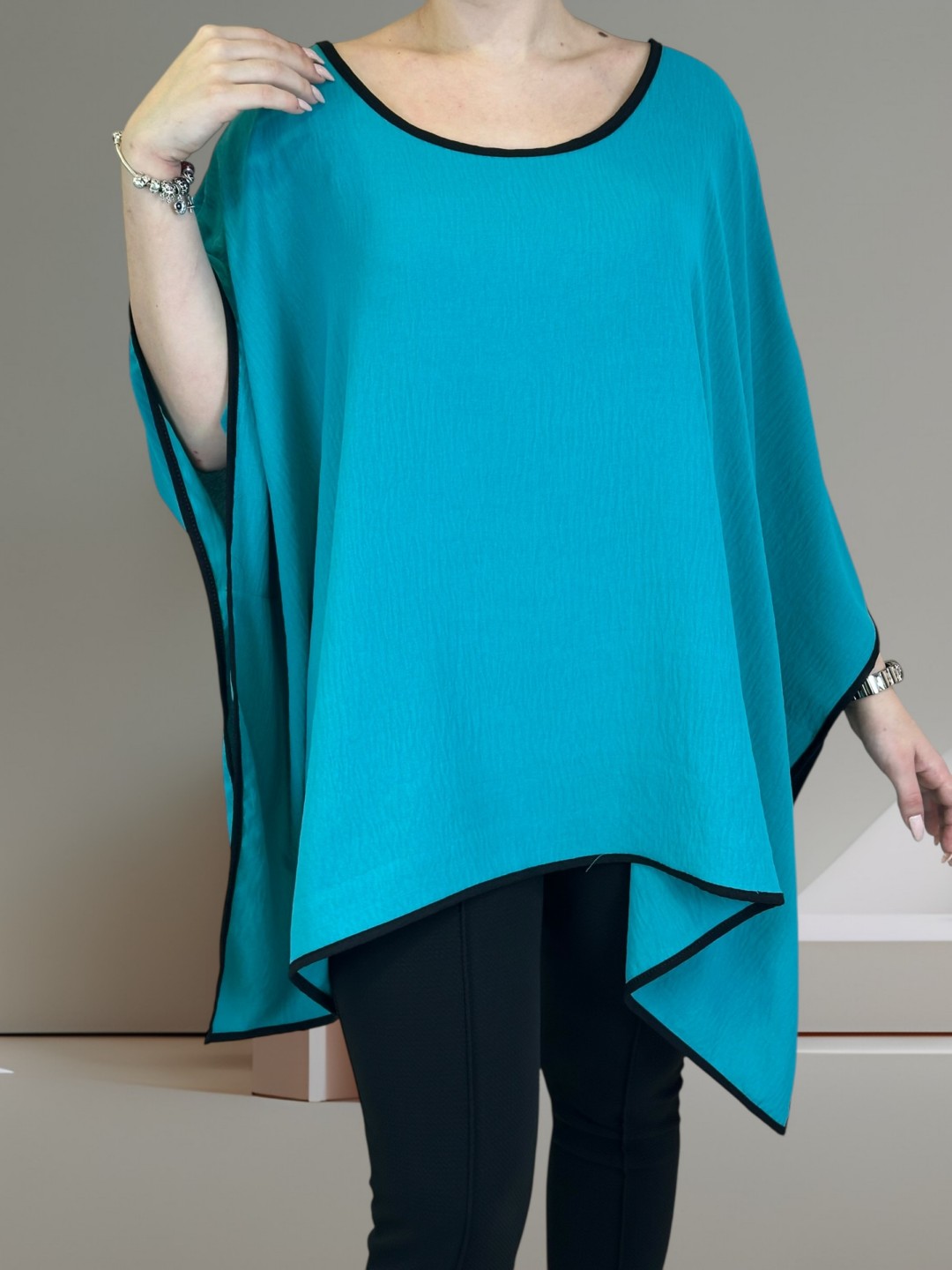 Κομψή τουνίκ με χαλαρή εφαρμογή